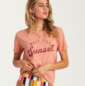 Cute billabong tee shirt only worn a few times.